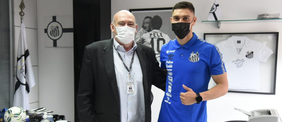 Santos anuncia zagueiro uruguaio Emiliano Velázquez como novo reforço