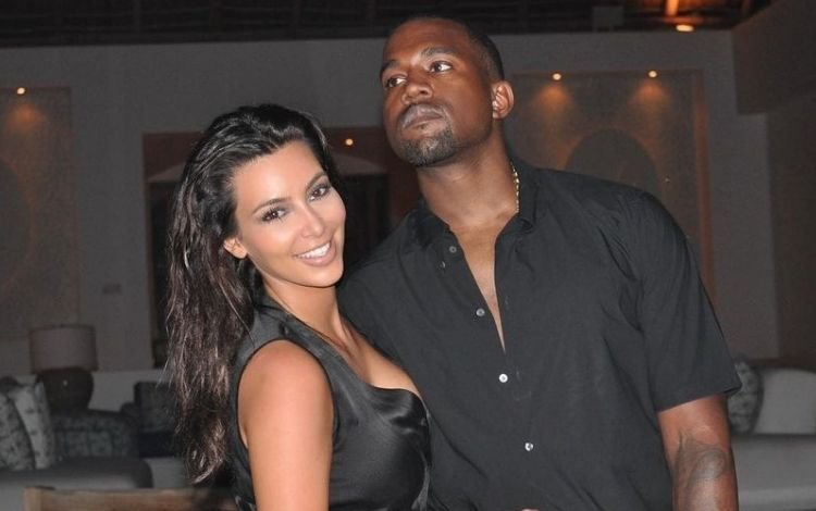 Kim Kardashian está legalmente solteira um ano após pedir divórcio de Kanye West