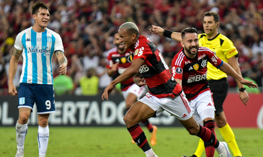 ‘Garotos do Ninho’ brilham e Flamengo derrota o Racing pela Libertadores no Maracanã