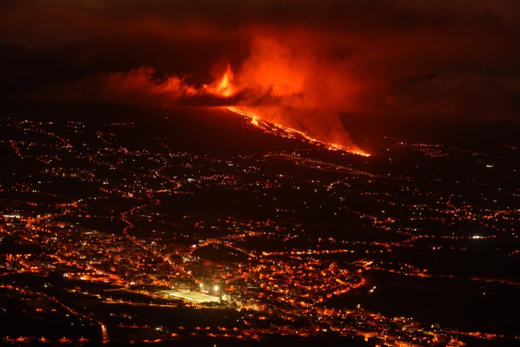 Veja fotos do avanço da lava na ilha de La Palma após erupção do vulcão Cumbre Vieja