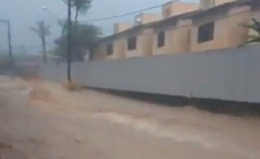 Chuvas atingem cidades do litoral norte de SP e causam alagamentos; veja vídeos