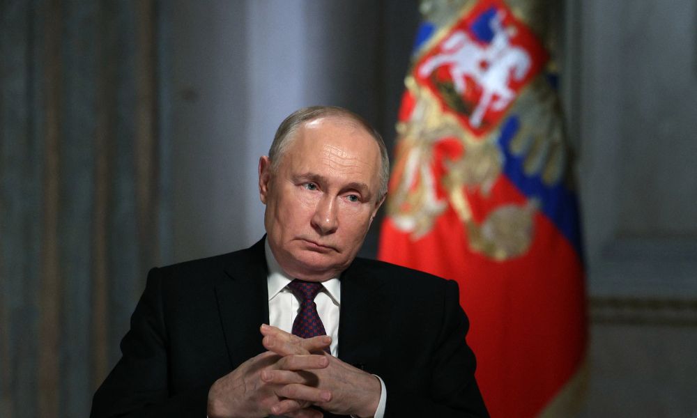 Com candidatos barrados e morte de opositores, quem pode tirar Putin do poder?