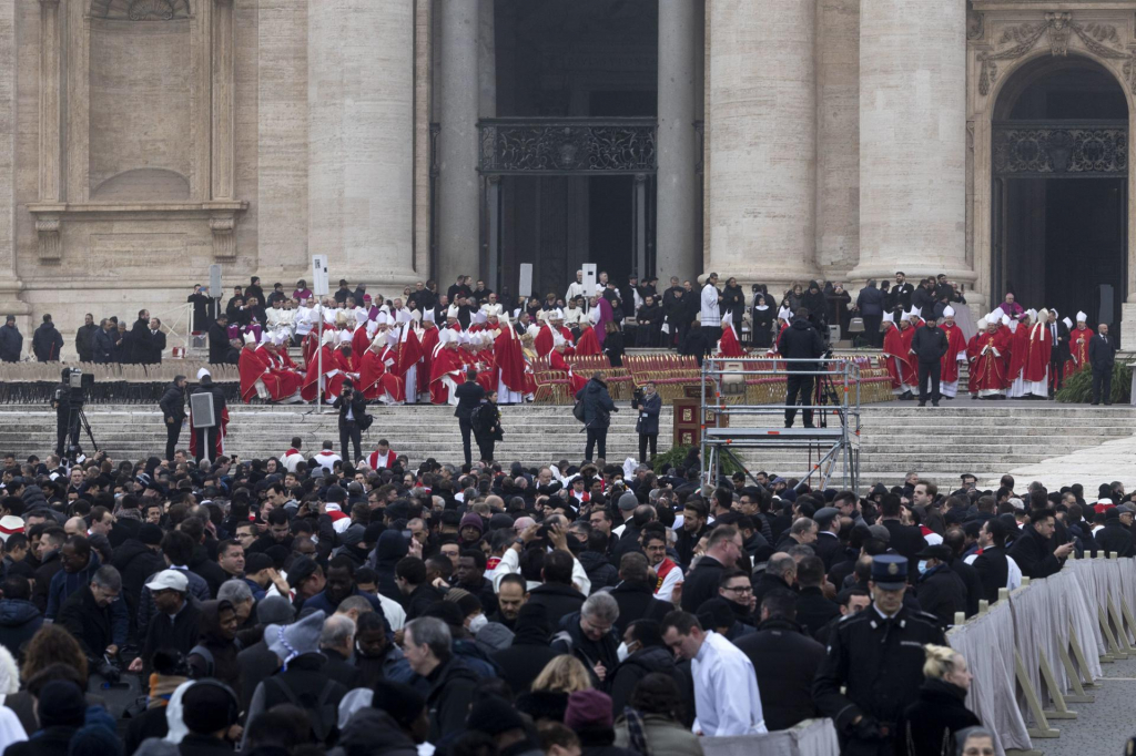 Funeral do Papa emérito Bento XVI tem início na manhã desta quinta-feira; assista ao vivo