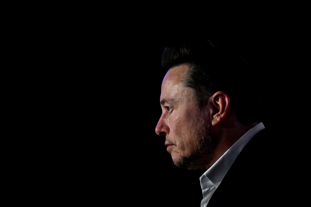 Elon Musk questiona indicação de Cristiano Zanin ao STF: ‘Grande conflito de interesse’