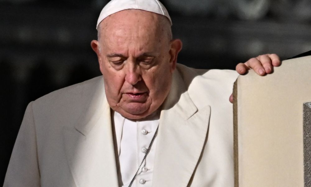 Papa Francisco cancela de última hora participação na via-crúcis