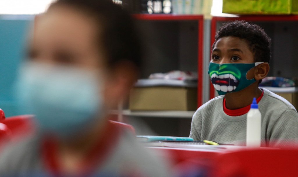 Mais de 1,6 milhões de crianças ficaram sem estudar em 2020 no Brasil, aponta estudo