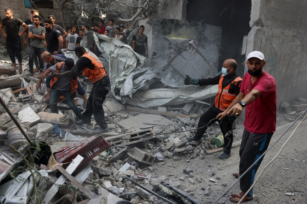 Explosão de prédio residencial deixa 32 mortos em Gaza – Headline News, edição das 12h
