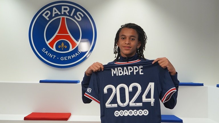 Paris Saint-Germain fecha com irmão caçula de Mbappé até 2024
