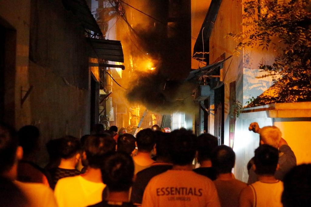 Incêndio em prédio residencial em Hanói, no Vietnã, deixa 56 mortos