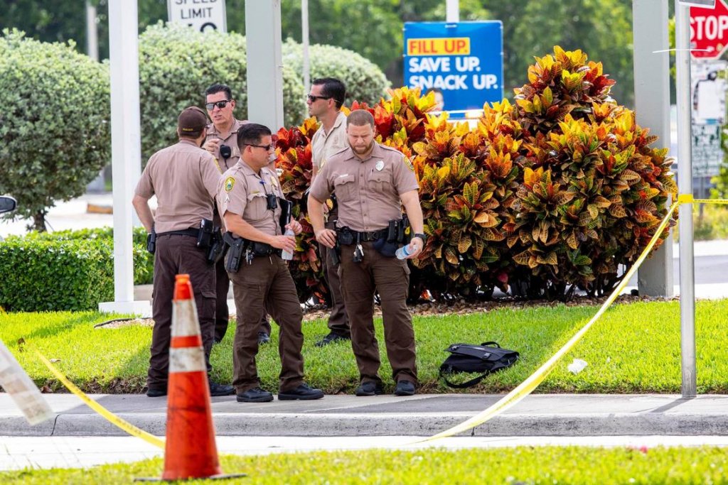 Tiroteio em estacionamento em Miami deixa três mortos e ao menos seis feridos