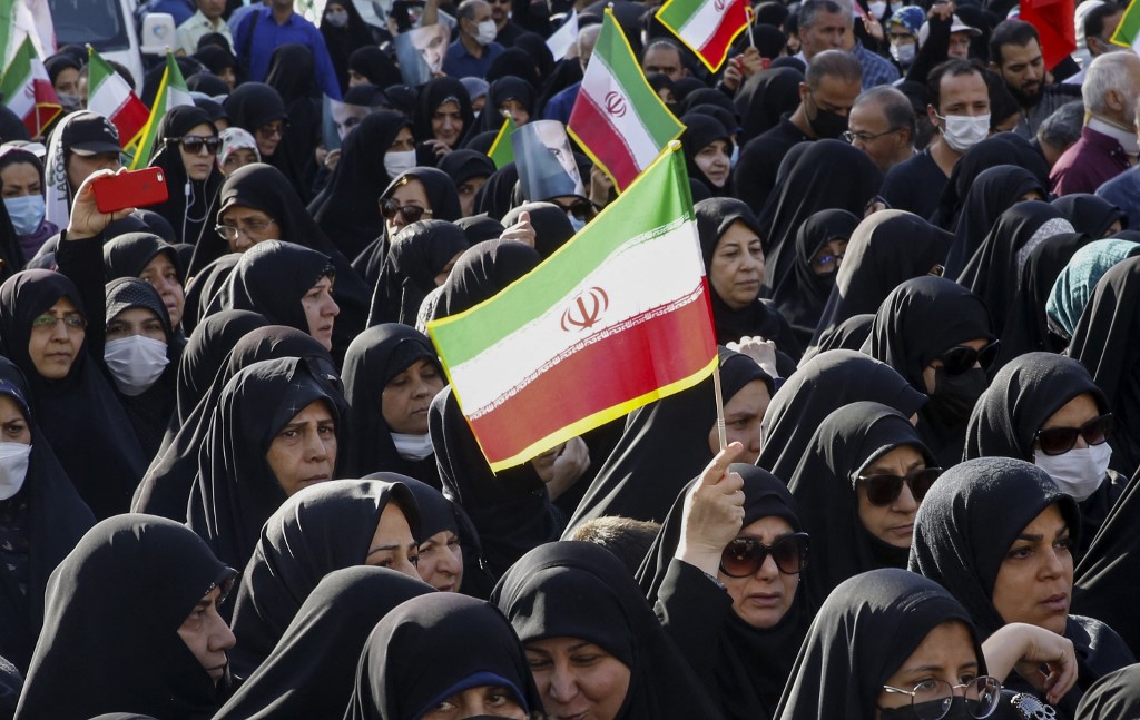 Após quase três meses de protestos, Irã anuncia dissolução da polícia da moralidade
