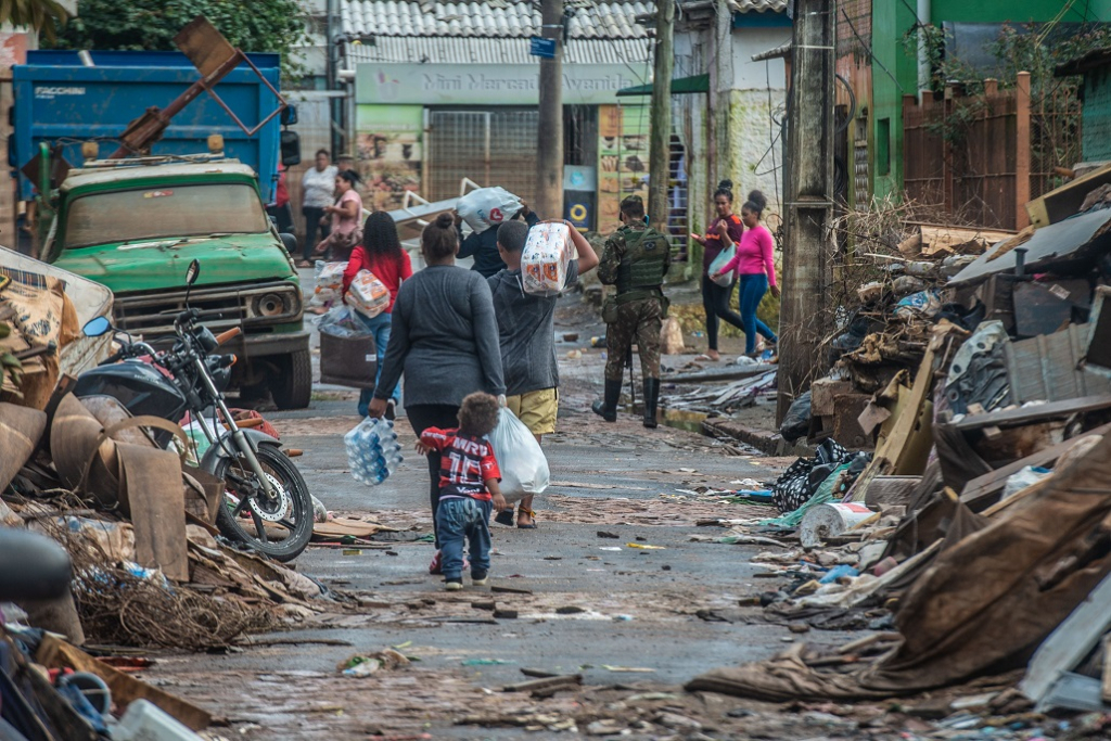 Chuvas intensas no Rio Grande do Sul obrigam mais de 700 pessoas a deixarem suas residências 