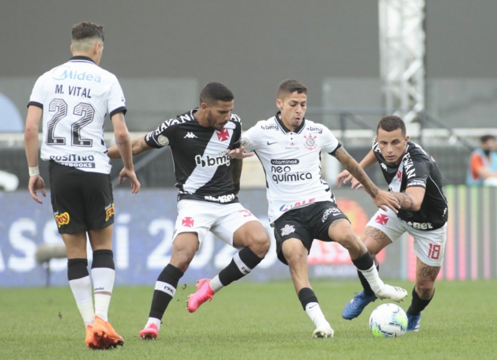 Vasco empata com o Corinthians e só evita cair para Série B com milagre