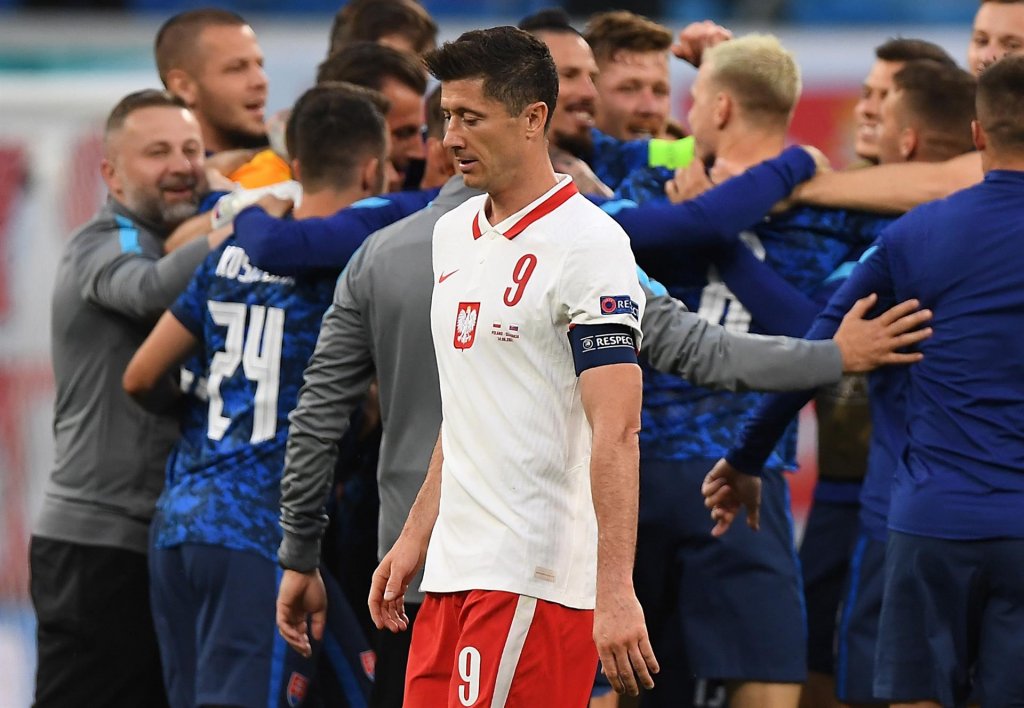 Com Lewandowski discreto, Polônia perde da Eslováquia na estreia da Eurocopa