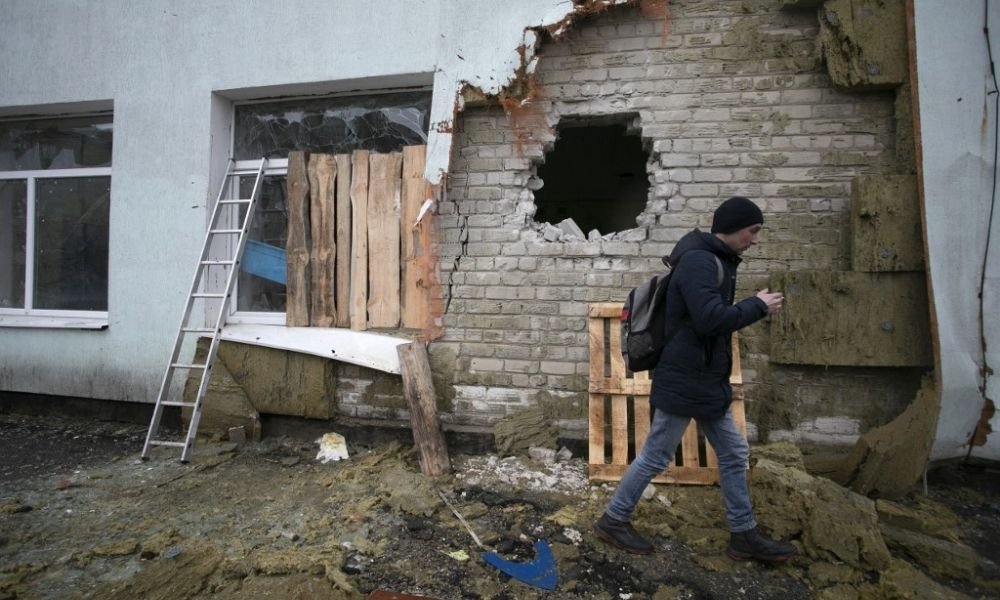 Tensão aumenta no leste da Ucrânia; mais de 150 mil soldados russos estão na fronteira