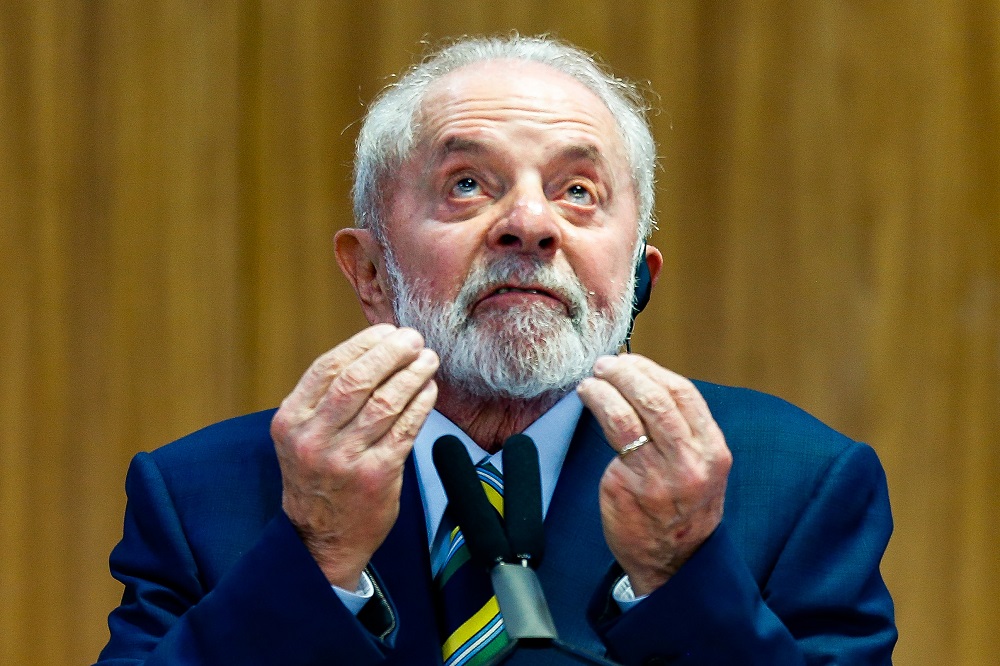 Em mensagem de Páscoa, Lula diz que vai pressionar ministra da Saúde por redução de filas de cirurgias de quadril no SUS