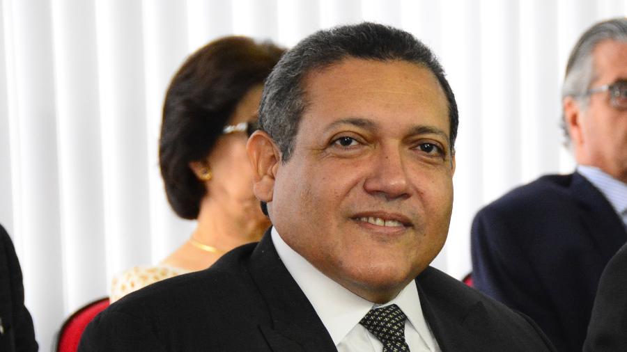 Antes de recesso do Judiciário, Nunes Marques suspende trecho da Lei da Ficha Limpa
