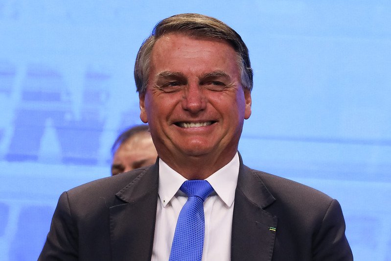 Bolsonaro chega a maior patamar de intenções de voto desde janeiro de 2020, aponta Ipespe