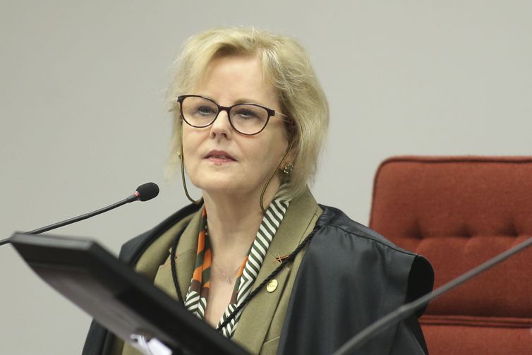 Rosa Weber determina continuidade nas investigações contra Bolsonaro por conduta na pandemia