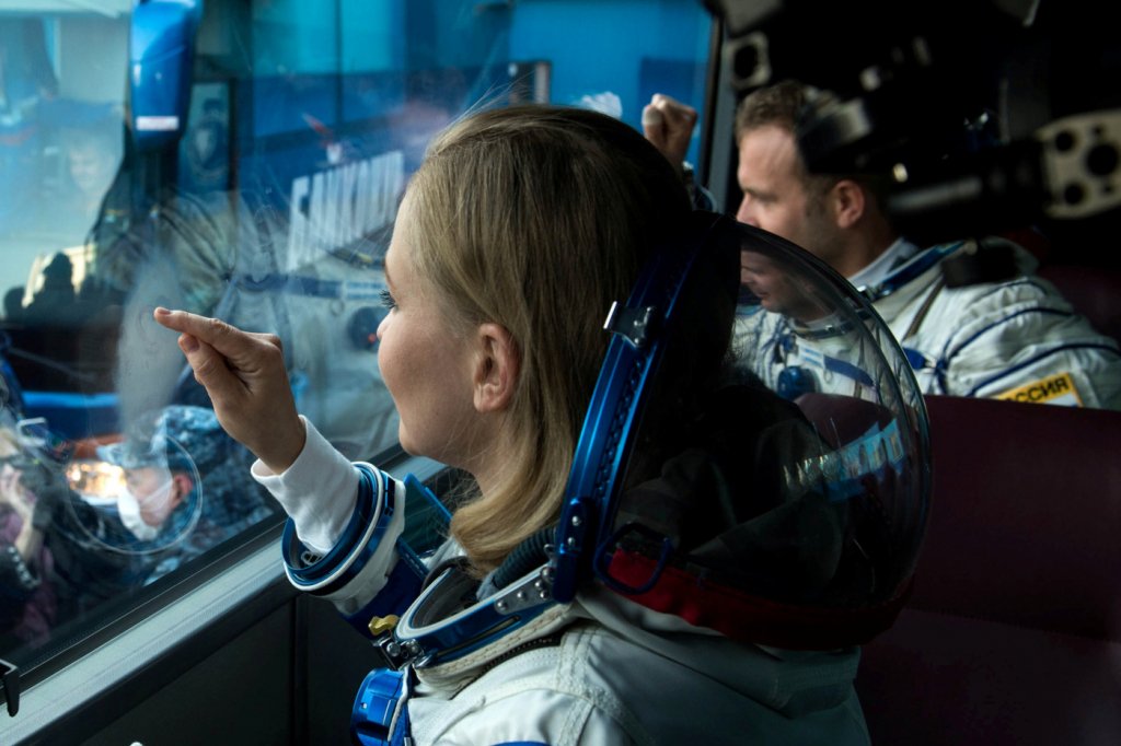 Rússia envia equipe em missão para gravar primeiro filme no espaço