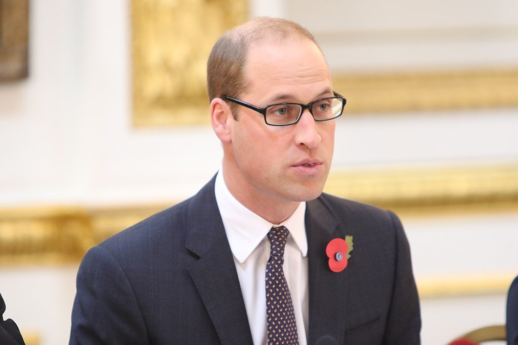 Príncipe William presta homenagem ao avô, Philip: ‘Homem extraordinário’