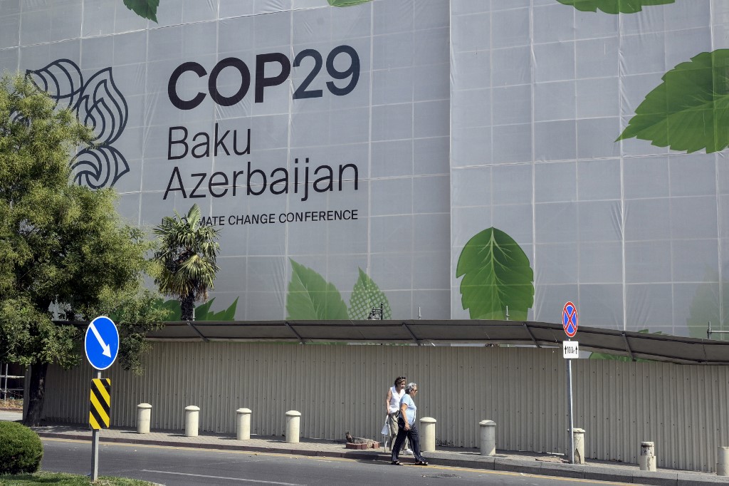 COP 29 termina com acordo US$ 300 bilhões ao ano para financiamento climático 