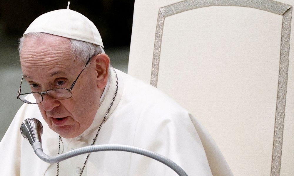 Papa Francisco é novamente hospitalizado para realizar exames médicos 