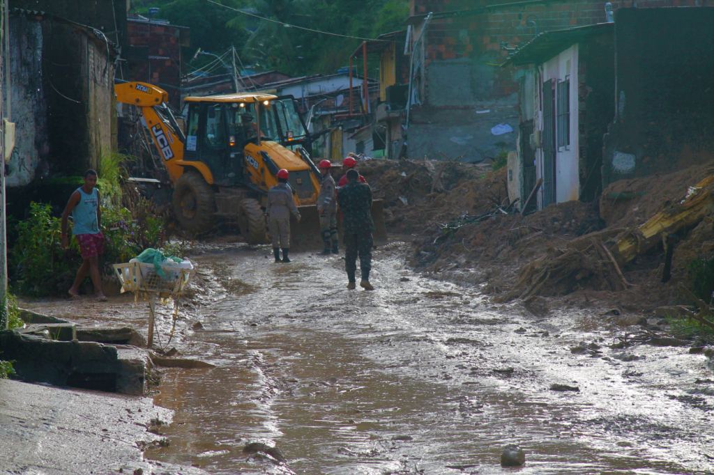 Sobe para 91 o número de mortos por causa das chuvas em Pernambuco