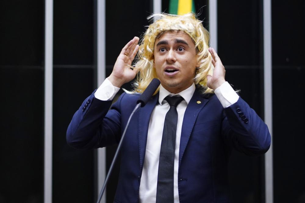 Ministério Público denuncia deputado Nikolas Ferreira por transfobia e discriminação