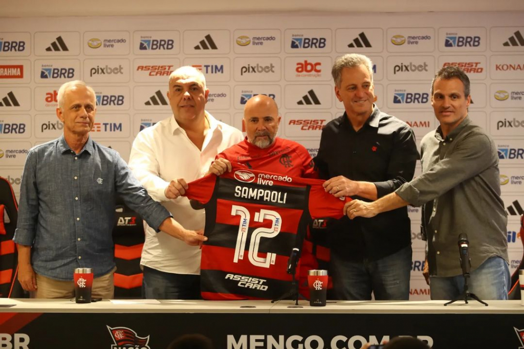 Sampaoli é apresentado como novo treinador do Flamengo: ‘Era o plano A’