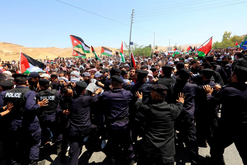 Israel reprime protestos na Cisjordânia e impede invasões nas fronteiras com Líbano e Jordânia
