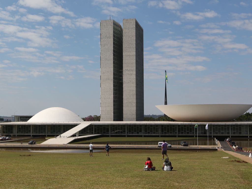 Congresso aprova repasse de R$ 9,3 bilhões do Bolsa Família para o Auxílio Brasil