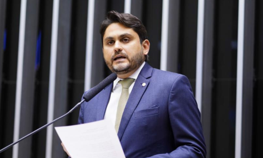 Ministro Juscelino Filho é processado por dívida em banco