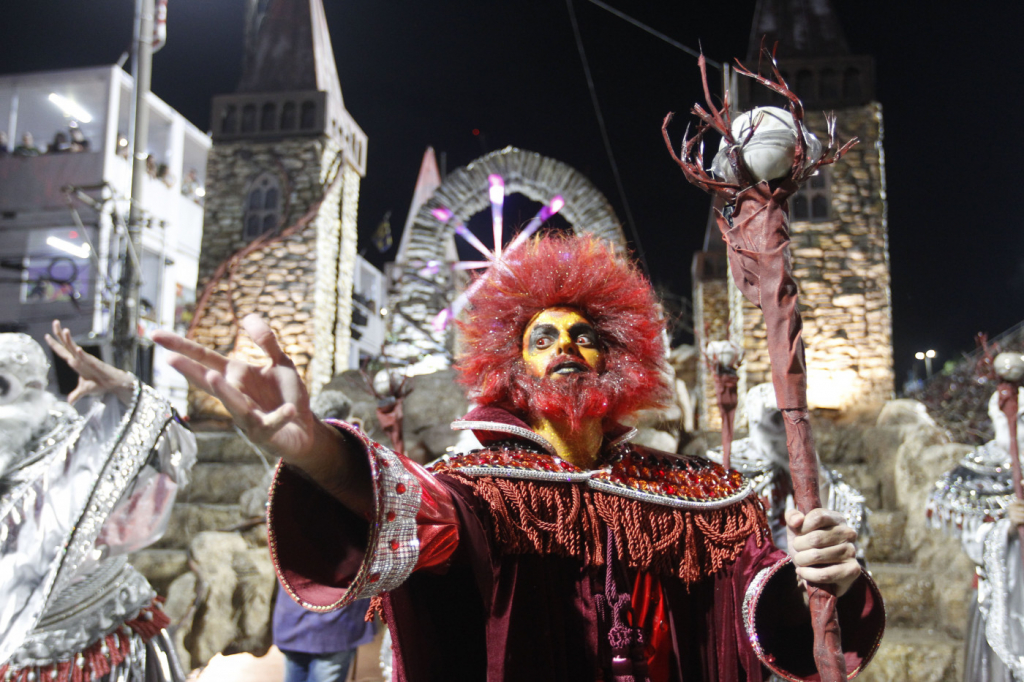 Beija-Flor, Salgueiro e Porto da Pedra abrem 1ª noite do Grupo Especial do Carnaval no Rio