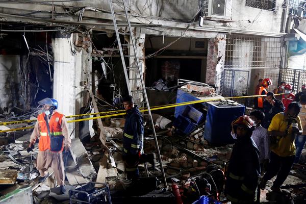 Explosão de edifício em Bangladesh deixa 7 mortos e 52 feridos