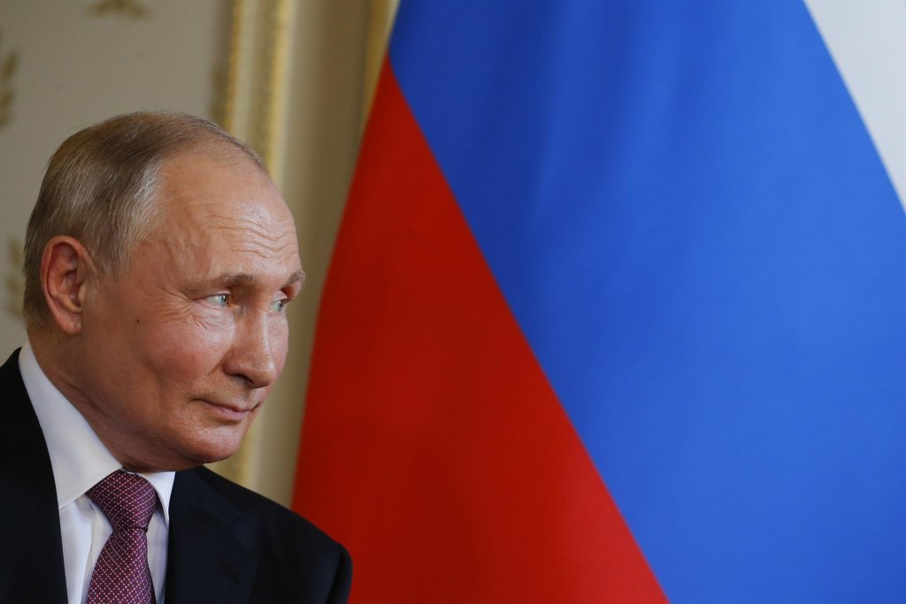 Putin diz que tomou Sputnik V para incentivar vacinação contra Covid-19 na Rússia
