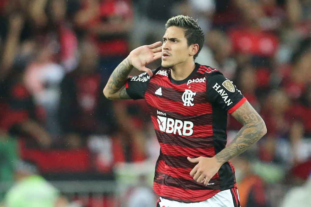 Com gol de Pedro, Flamengo vence o Corinthians e garante vaga na semifinal da Libertadores