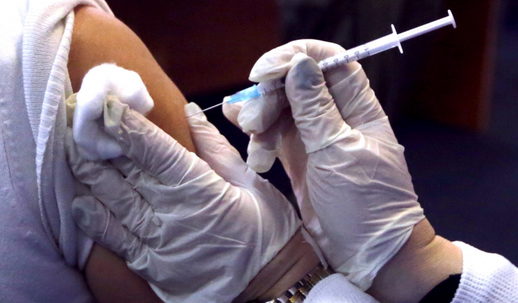 Chile inicia vacinação com quarta dose contra a Covid-19 para pessoas com mais de 55 anos