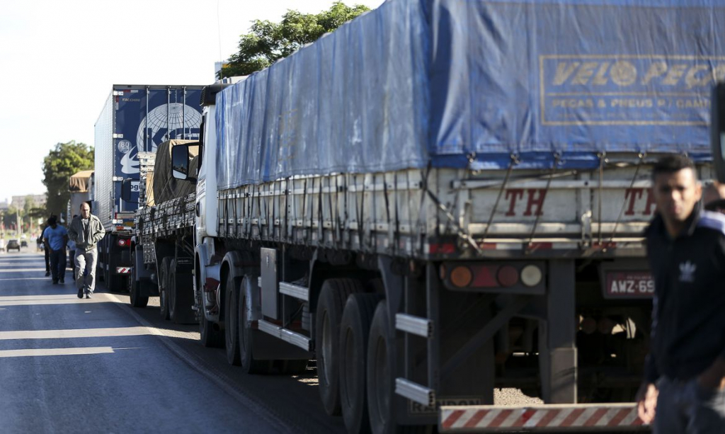 Greve dos caminhoneiros: Bolsonaristas se dividem entre críticas e discussão sobre estratégia