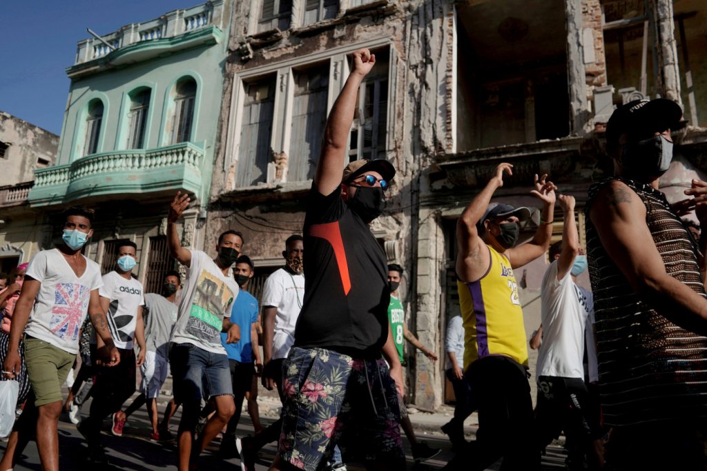 Jovens condenados por protestos de 2021 em Cuba são soltos