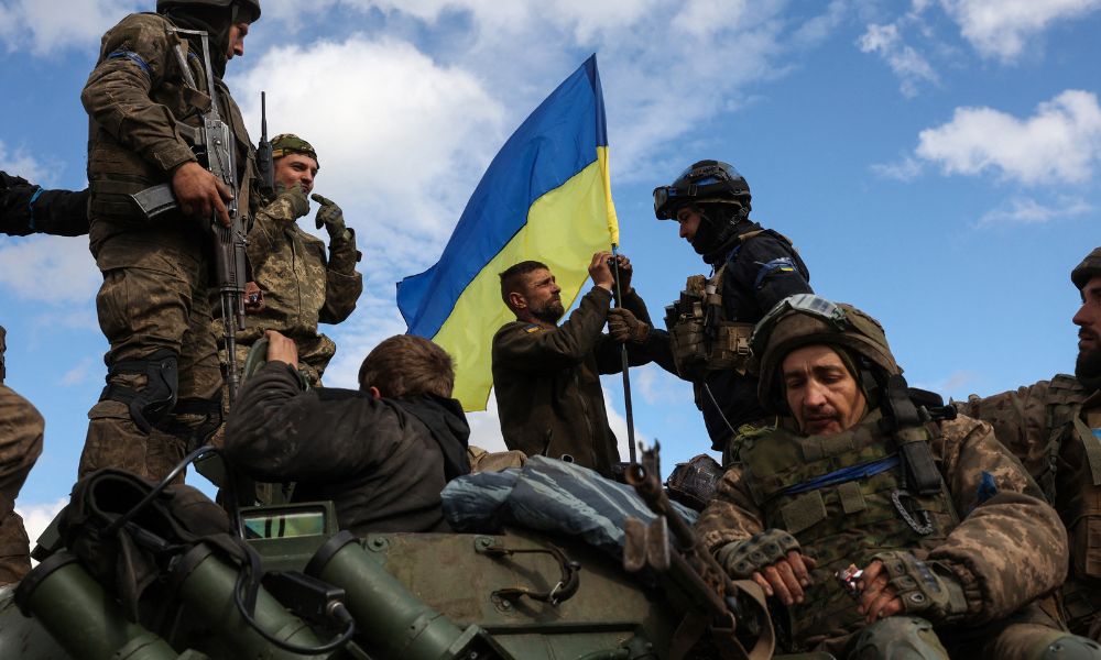 Putin finaliza anexação de regiões da Ucrânia em meio a perda de controle territorial
