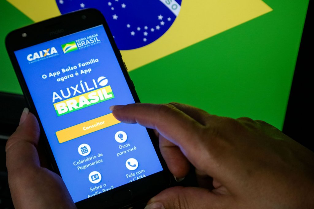 Ministério da Cidadania diz ter zerado fila de espera do Auxílio Brasil