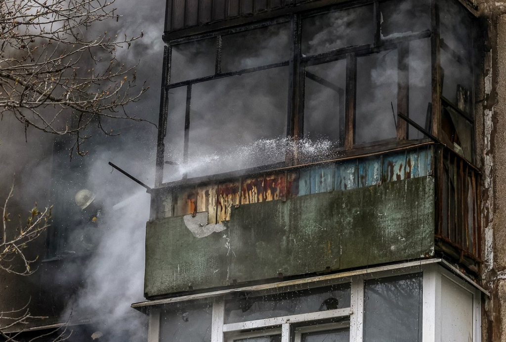 Ucrânia diz que bombardeio russo em prédio residencial causou ao menos 11 mortes