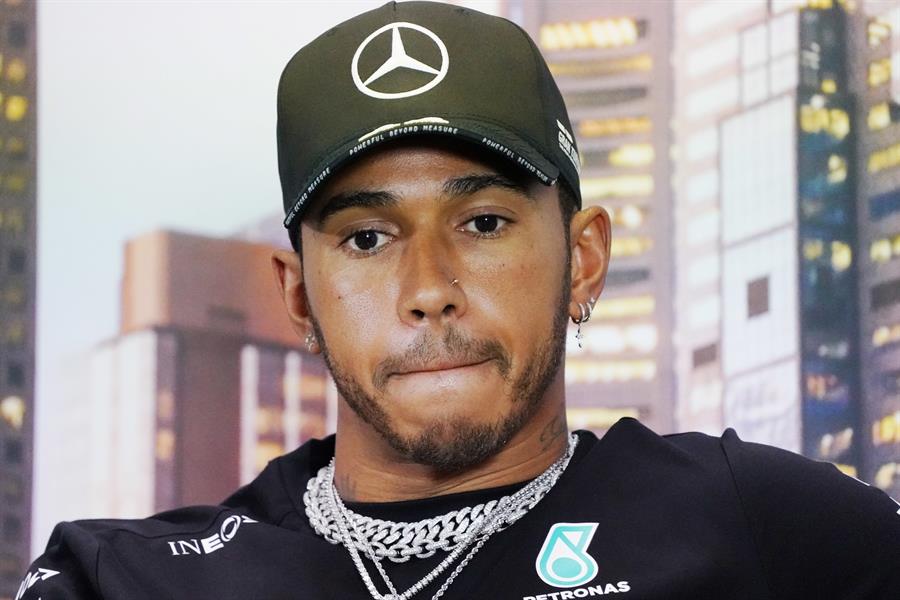 Hamilton diz que está ‘ficando louco’ com problemas enfrentados pela Mercedes
