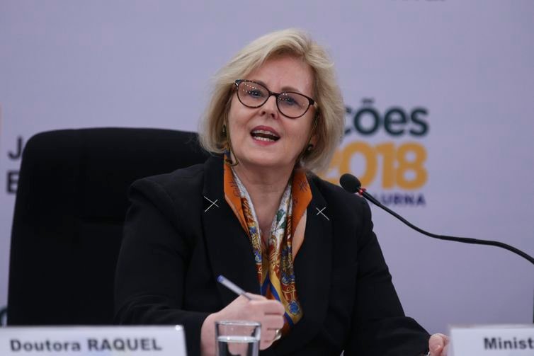 Rosa Weber nega pedido da PGR para que notícia-crime contra Bolsonaro seja suspensa até fim de CPI