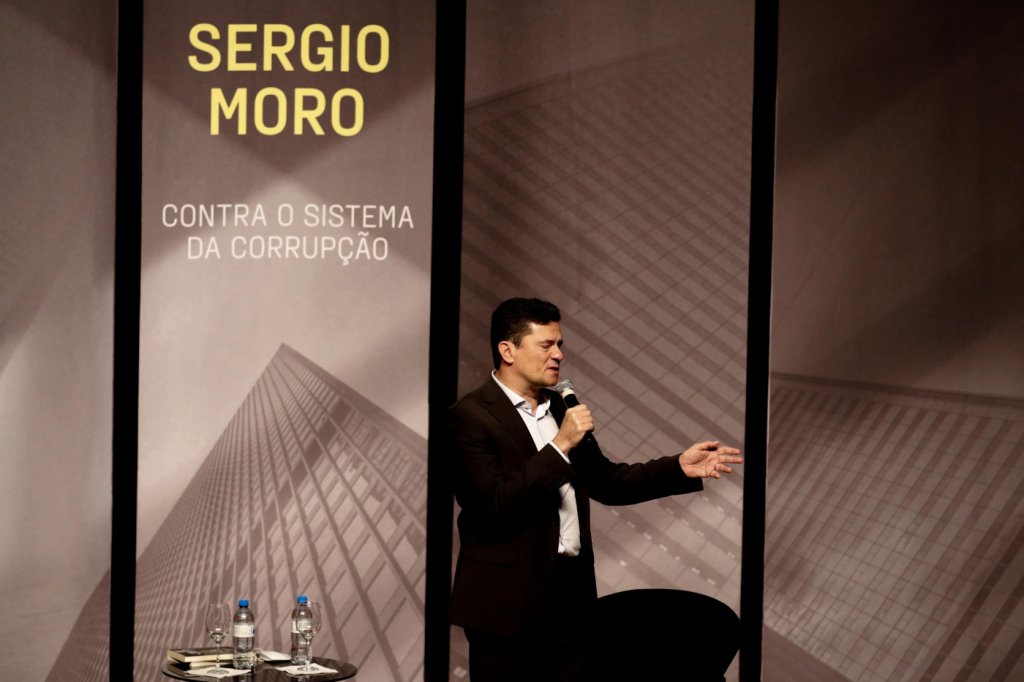 Em lançamento de livro, Moro ataca governo Bolsonaro e fala em crise por ‘falta de liderança’