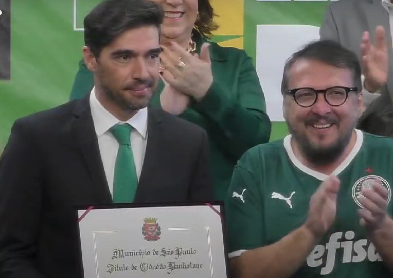 Abel Ferreira, técnico do Palmeiras, recebe título de cidadão paulistano: ‘Hoje sou mais um de vós’ 