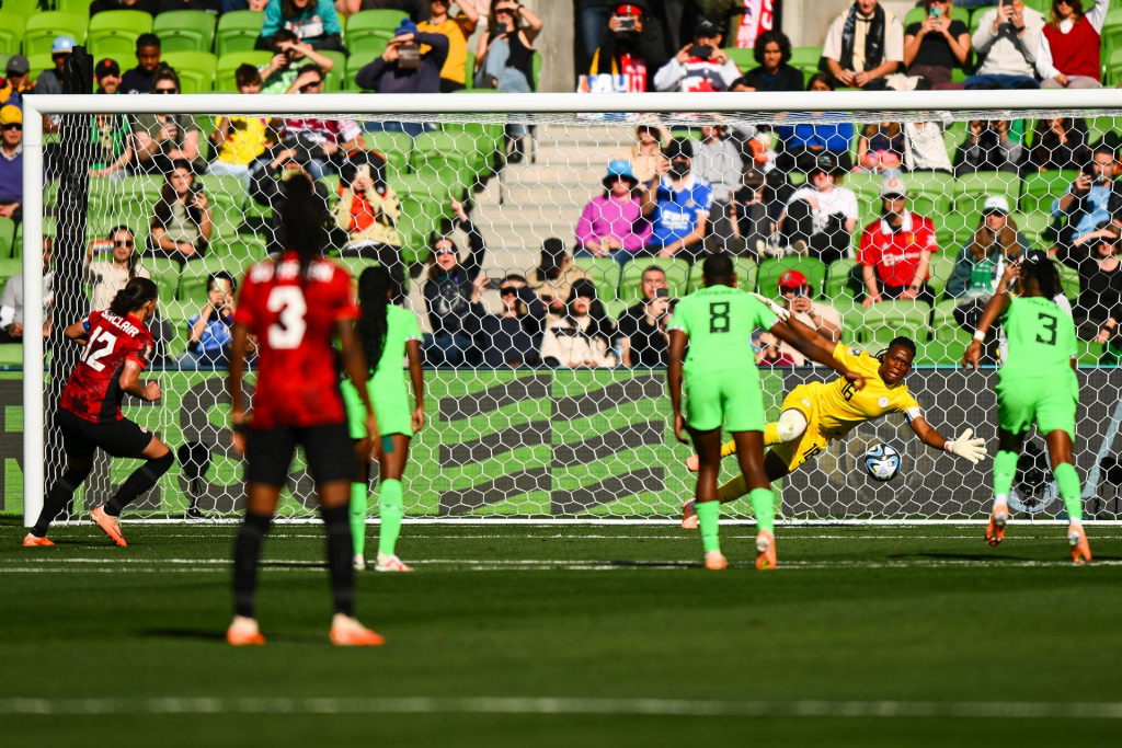 Copa do Mundo feminina: Goleira defende pênalti e Nigéria empata com o Canadá
