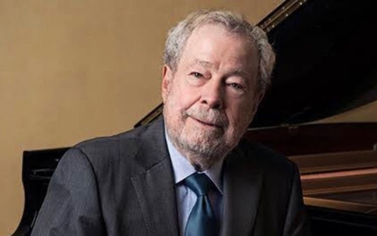 Morre Nelson Freire, renomado pianista brasileiro, aos 77 anos