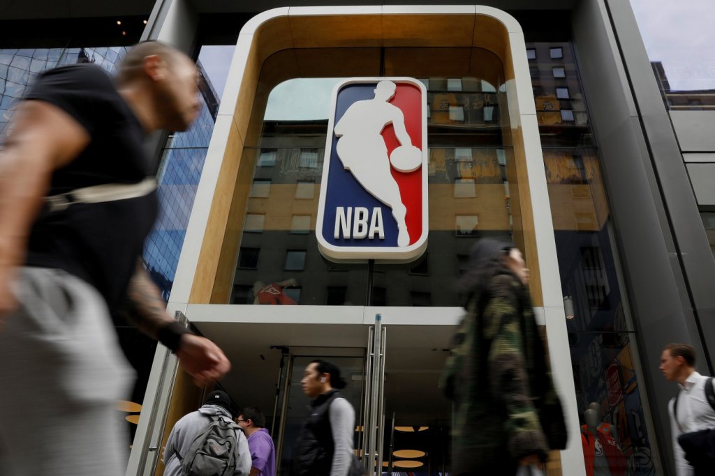 Dezoito ex-jogadores da NBA são presos por fraude milionária em plano de saúde